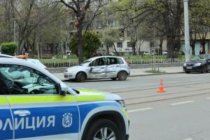 София - Катастрофа между две коли и мотор