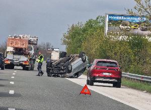 От Бургас на 142 км по магистрала 'Тракия ' : Обърната кола по тавана в посока София