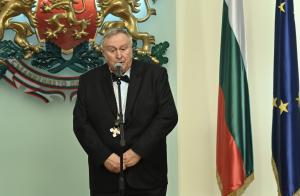 София - <br />
Президентът удостои с висши държавни отличия дейци на науката и образованието