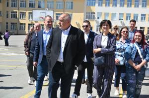 София - Бойко Борисов гласува в Банкя