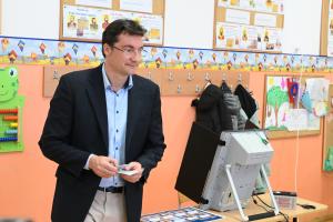 София - парламентарни избори - БСП - Крум Зарков гласува