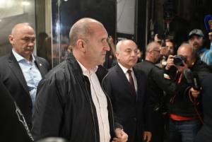 Румен Радев: Служебните министри трябва до един да си подадат оставките след влизането на новия парламент