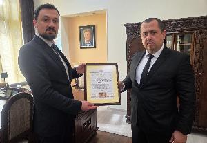 Областният управител на Бургас отличи директора на ОД на МВР  за гарантиране на честни избори в региона