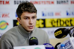 София: Наградиха Кристиян Балов от ПФК Славия за най-добър футболист за месец март