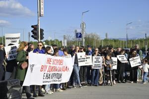 Пловдив - Протест блокира кръстовище заради строеж на брега на р.Марица