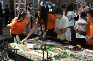 Фестивалът на LEGO роботиката в Бургас събра над 800 участници