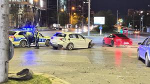 Тежка катастрофа на бул. „България“ и „Гешов“: BMW удари такси след преминаване на червено
