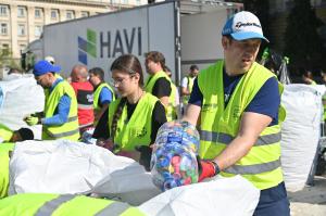 София - Кампания "Капачки за бъдеще" на пл."Ал.Батенберг"