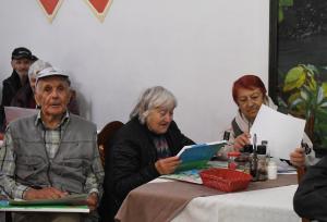 Варна - Деца зарадваха  възрастни хора от дом "Гергана"