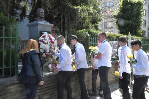 Бургас - бюст паметник - механотехникум