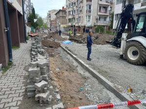 Бургас - Багер затрупа работник с пръст