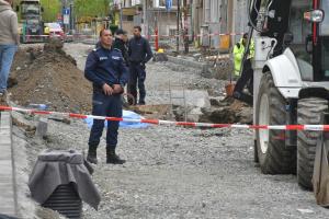Бургас - Багер затрупа работник с пръст