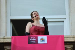 София- Столична община - Пламена Гергинова изпълнява ария в чест на Giro d'Italia