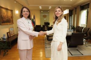 София - МВнР - Велислава Петрова и Надежда Нейнски