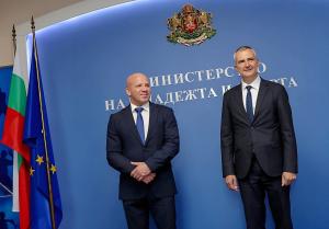 Спортният министър Енчо Кирязов прие поста от Димитър Илиев