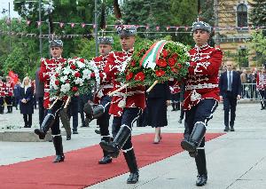 София – Поднасяне на венци пред Паметника на Незнайния воин