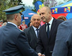 София – Поднасяне на венци пред Паметника на Незнайния воин