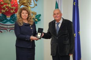Държавният глава връчи Почетния знак на президента за заслуги в сферата на образованието и културата