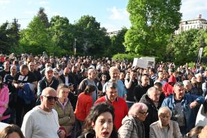 София – Граждани в кв.Младост протестират срещу строеж на небостъргач