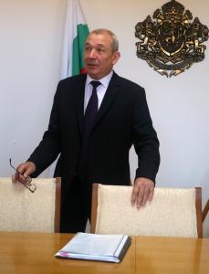 Според новия областен управител на Плевен подмяната на довеждащия водопровод трябва да се раздели от проекта за язовир „Черни Осъм“