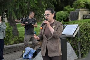 Родители и ученици протестират в Пловдив срещу провален ремонт на гимназия