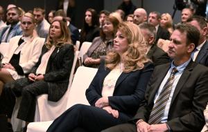 София - Илияна Йотова участва в откриването на 'Стратегически финансов форум'