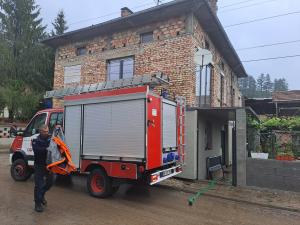 Дряново -  Наводнени къщи в село Царева ливада