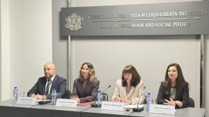 Брифинг на министър Ефремова за приоритетите в дейността на социалното министрество