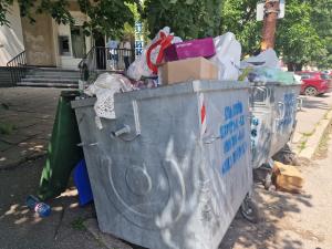 София - Препълнени контейнери с боклук в Студентски град