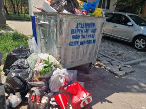 София - Препълнени контейнери с боклук в Студентски град