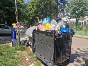 София - Препълнени контейнери с боклук в Студентски град