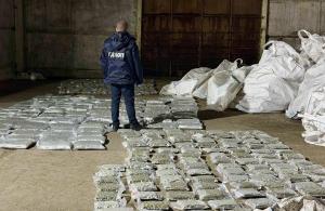 Бургас - Брифинг и полицейска акция за наркотици