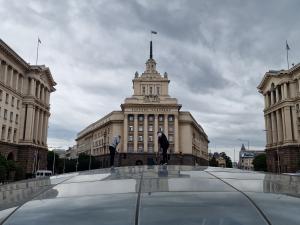 София - Ремонт на жълтите плочки на Ларгото