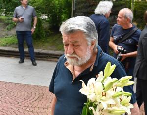 София - Поклонение - Любен Дилов-син