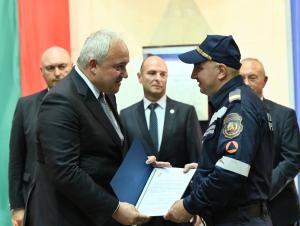Награждават пожарникарите спасили хора в катастрофата на 'Челопешко шосе '