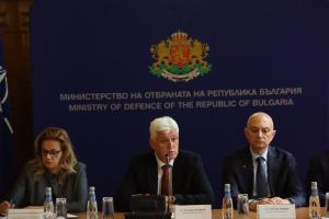 София - Министерство на отбраната - Димитър Стоянов представя екипа си