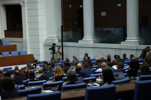 Депутатите ще обсъждат размера на тавана за нов дълг