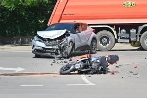 София - Тежка катастрофа с моторист до хотел Маринела