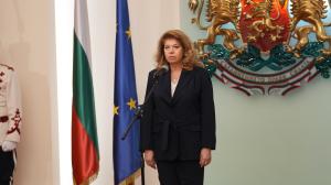 София - Президентът Йотова награждава пожарникарите от катастрофата край Челопечене