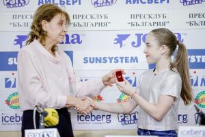 София - Наградиха Стилияна Николова за спортист на месец май