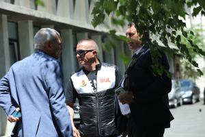 Активисти на ДПС-Ново начало се събират в централата на партията