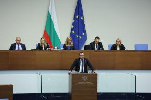 Парламентът провежда редовно заседание