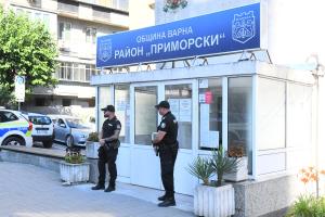 Варна - Полицията влезе в кметството на район Приморски <br />