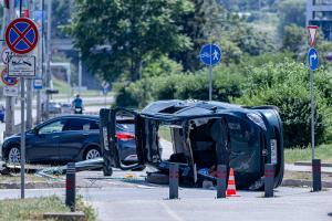 София - Катасрофа с обърнат автомобил