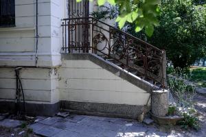 София - Сградата на бившия Нотариат се руши