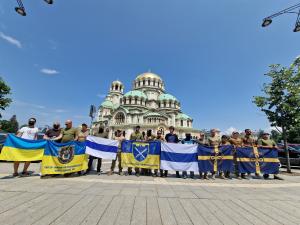 София - Руснаци даряват джипове на Украйна