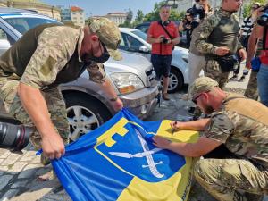 София - Руснаци даряват джипове на Украйна