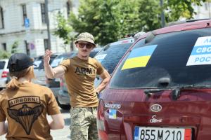 София - Руснаци даряват джипове на Украйна