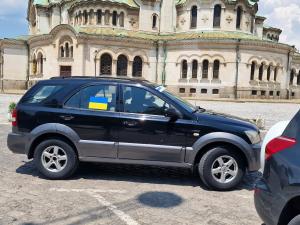 София - Руснаци даряват джипове на Украйна
