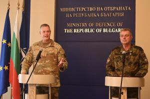 Върховният главнокомандващ на Обединените въоръжени сили на НАТО в Европа генерал Алексъс Гринкевич пристигна в България